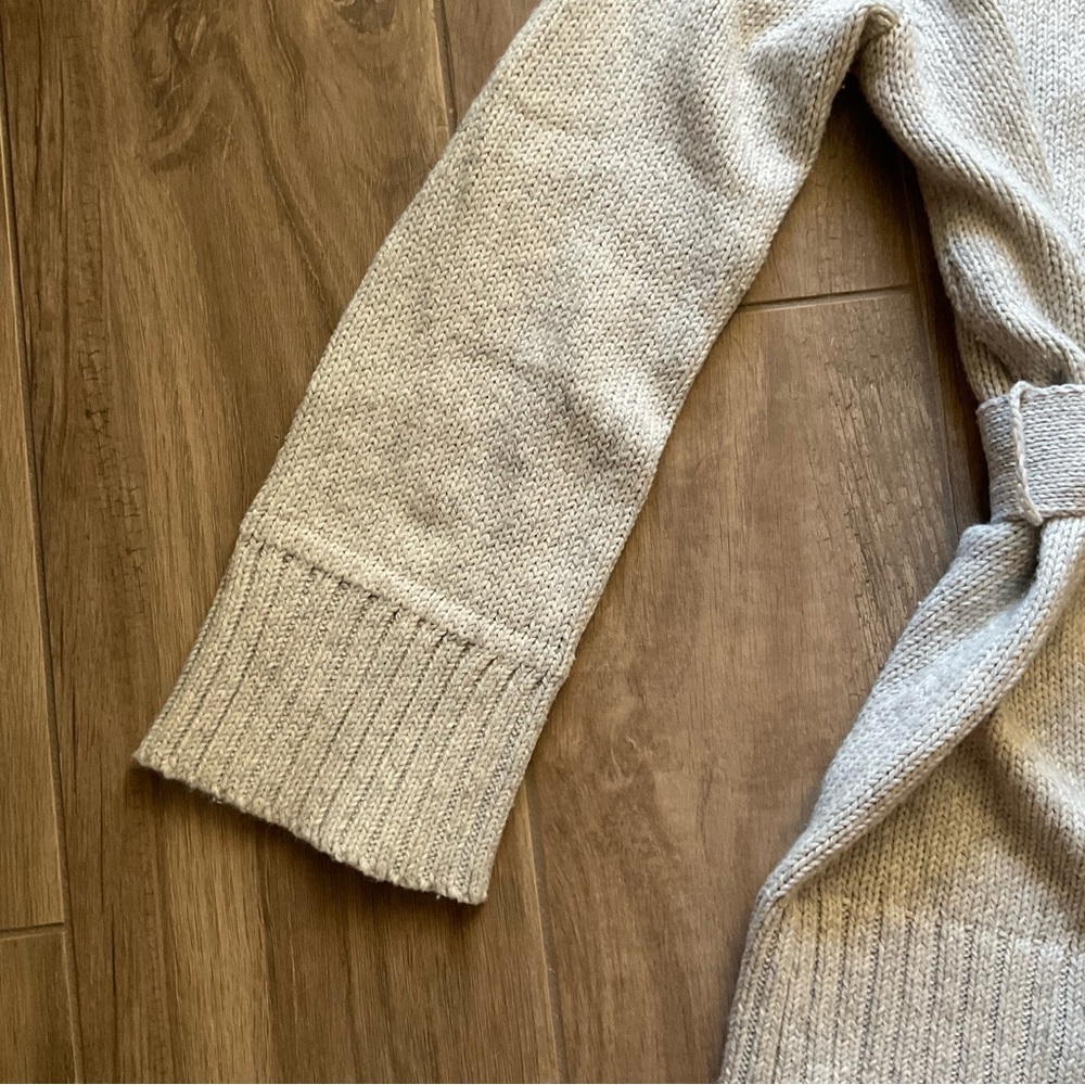 🪲 RARE Ann Taylor 🐪 CAMEL HAIR Blend Belted Wrap Sweater Size Small Light Grey - Picture 3 of 5